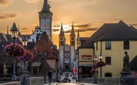 Wohnung Alte Mainbrücke - GRATIS KAFFEE - NETFLIX - BALKON